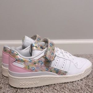 Disney Forum 84 Low Shoes